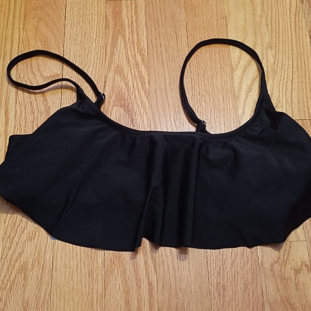 Ruffle swim top